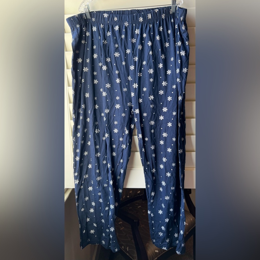 Unbranded - PJ bottoms - No size - NWOT - Blue Snowflake Print